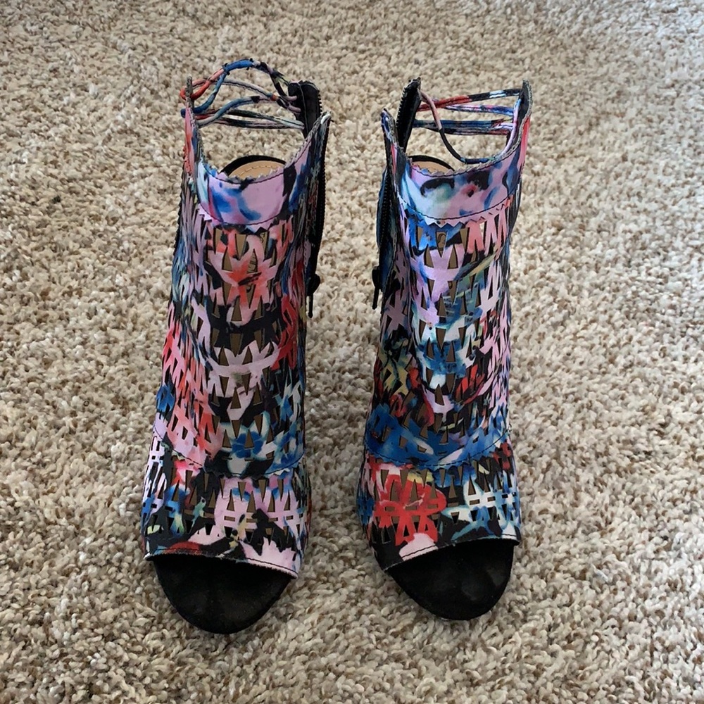 Heels - Picture 3 of 8